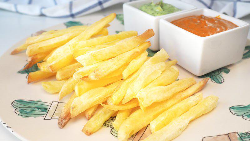 receta de truco para hacer patatas súper crujientes fritas, horno y microondas