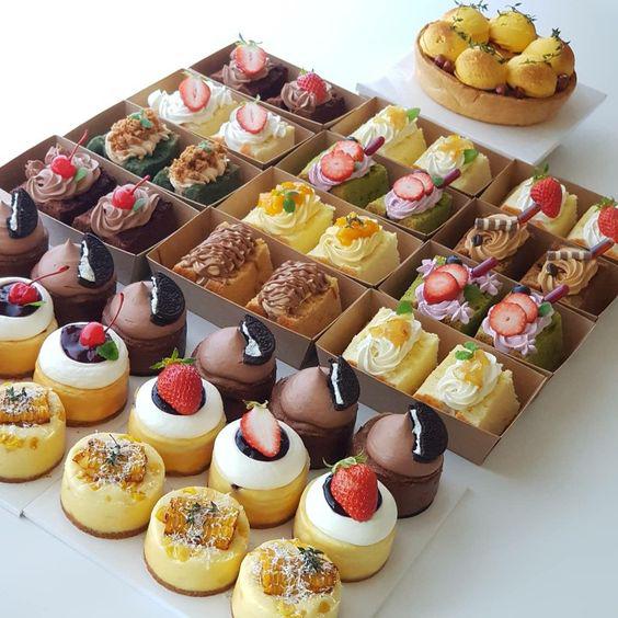 Postres personales de pastel