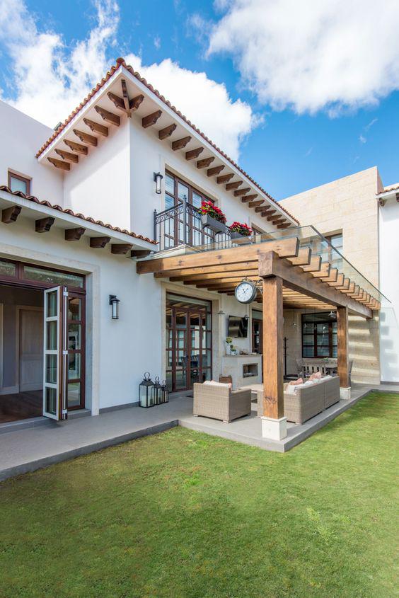 Fachadas modernas para casas de campo de dos pisos