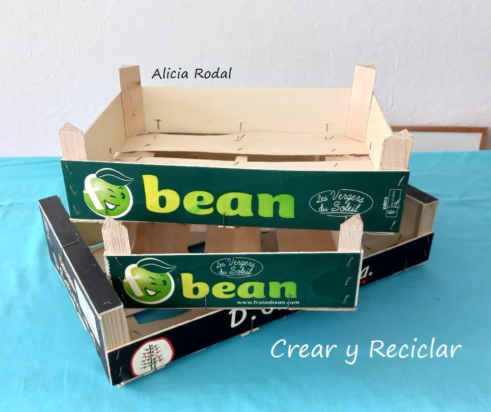 Mira lo que hice con un pizarrón viejo, una idea de bricolaje fácil para darle una segunda vida a una pizarra, pizarrón o tablero que estaba viejo y ya no servía. Eso es lo bueno del reciclaje y de las cosas hechas a mano, somos capaces de transformar algo inservible en otra cosa más útil.
