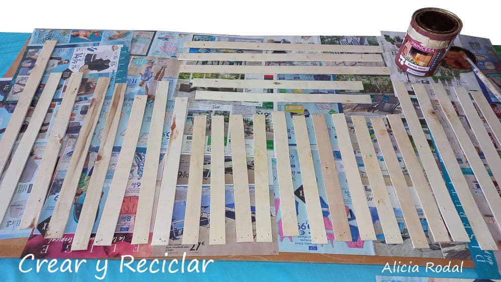 Mira lo que hice con un pizarrón viejo, una idea de bricolaje fácil para darle una segunda vida a una pizarra, pizarrón o tablero que estaba viejo y ya no servía. Eso es lo bueno del reciclaje y de las cosas hechas a mano, somos capaces de transformar algo inservible en otra cosa más útil.