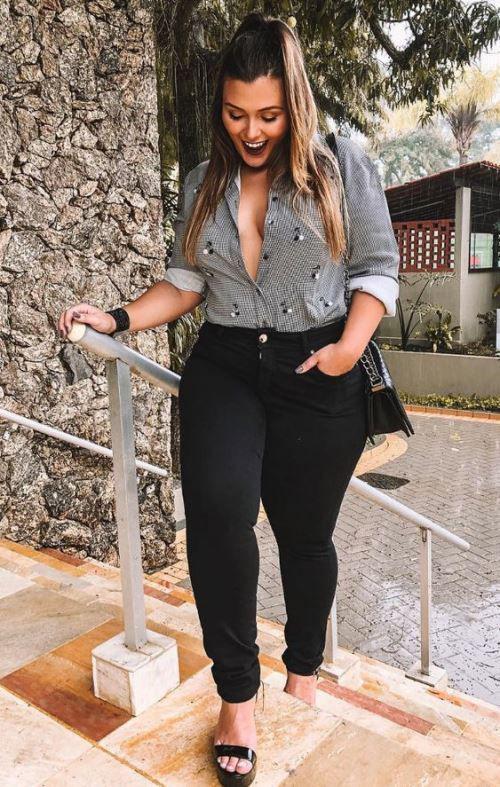 Looks con pantalón negro para chicas plus size