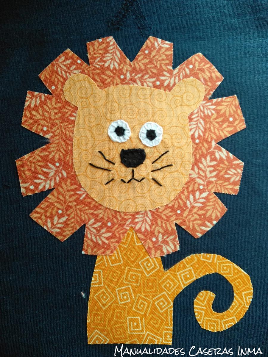 Manualidades Caseras Inma_ partes pegadas de la camiseta león
