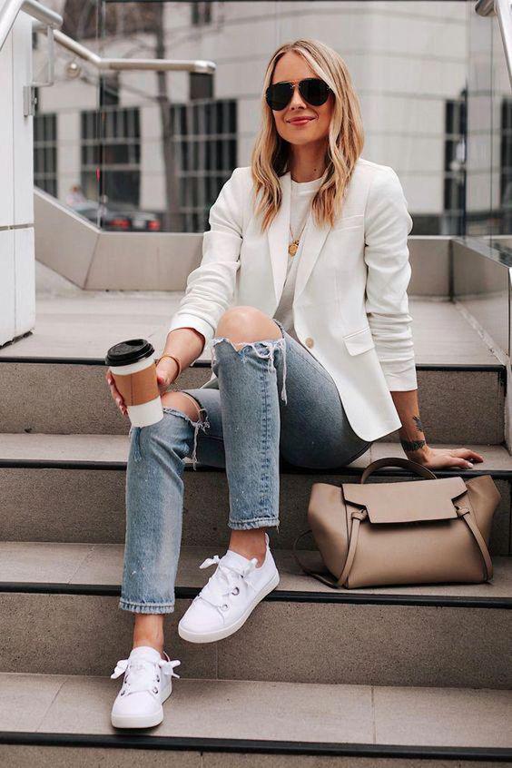 Outfits con blazer blanco para mujeres maduras