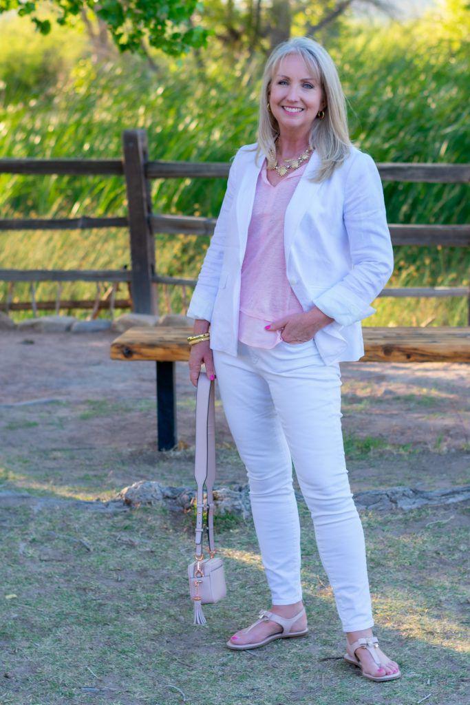 Conjuntos con blazer blanco para mujeres maduras