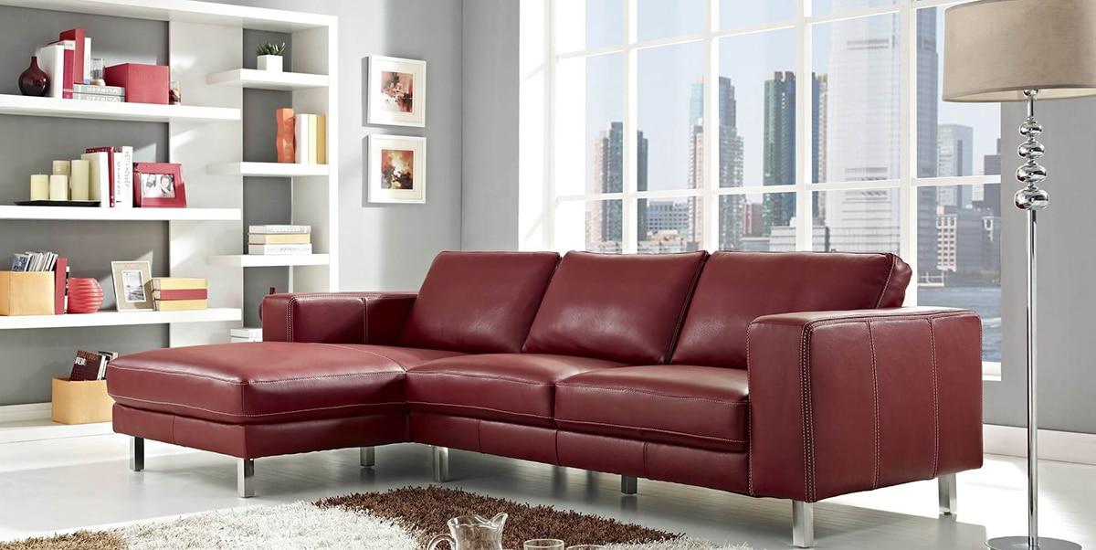 sofá rojo con blanco