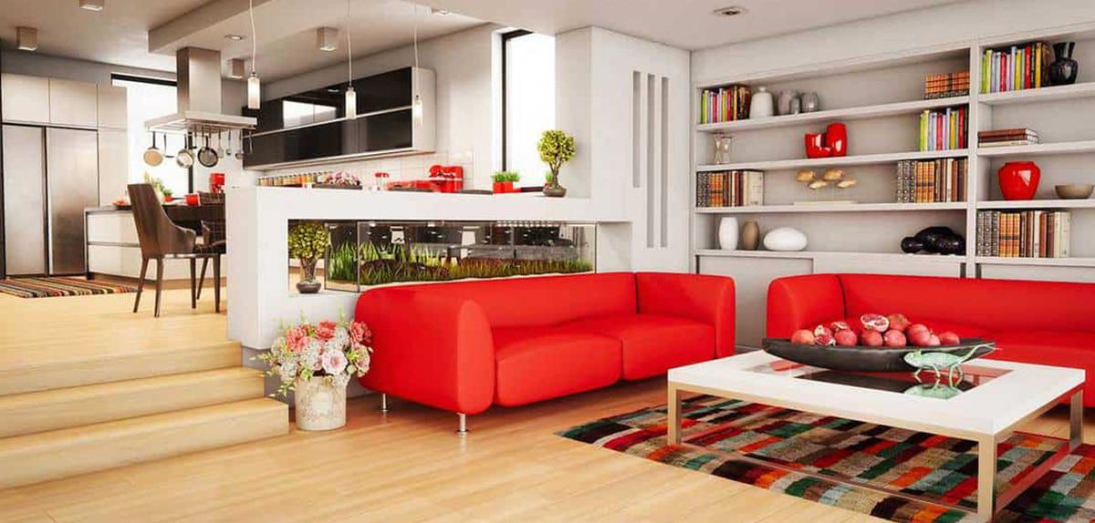 sofa rojo con paredes blancas