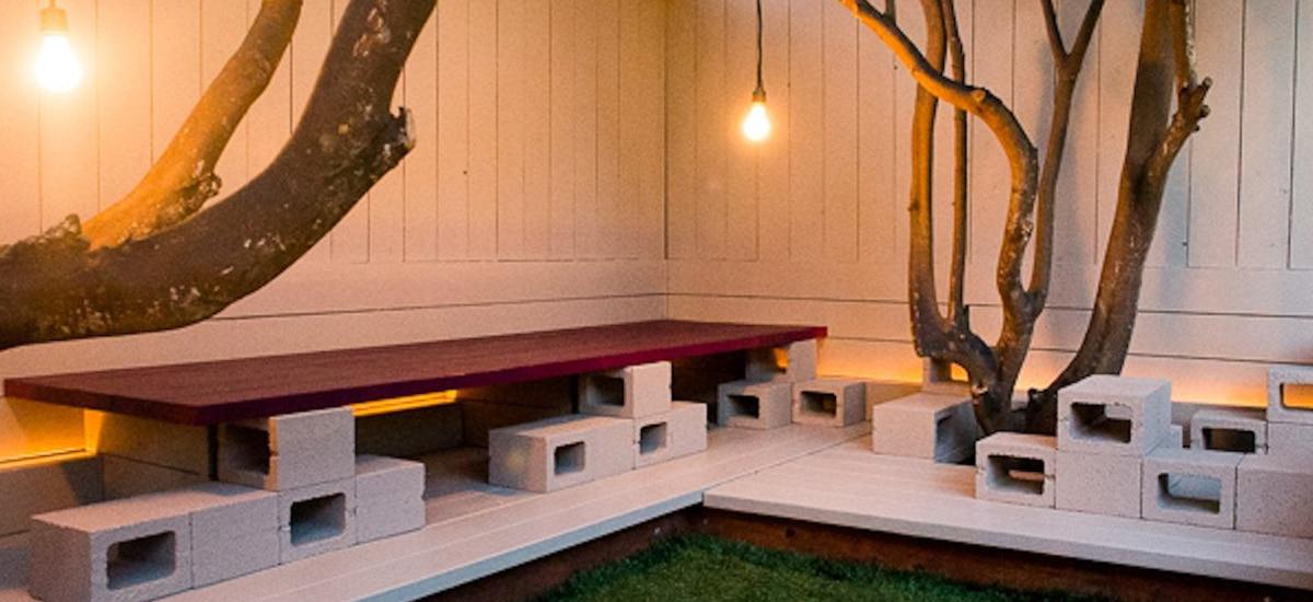 racks y mesas de bloques de cemento