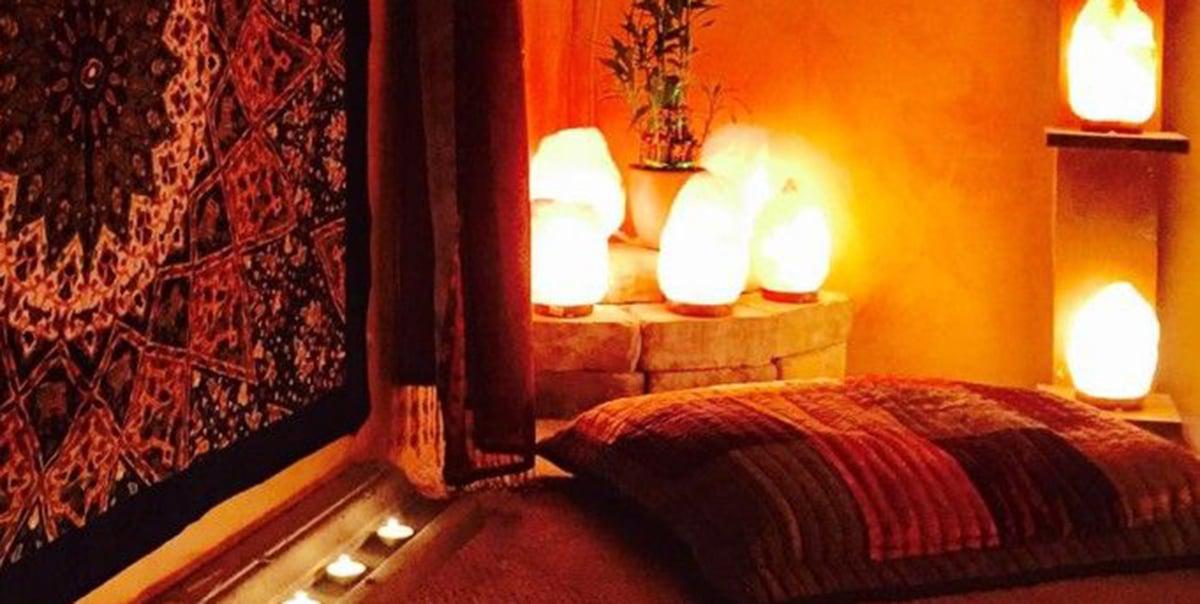 l&aacute;mparas de sal para hacer yoga