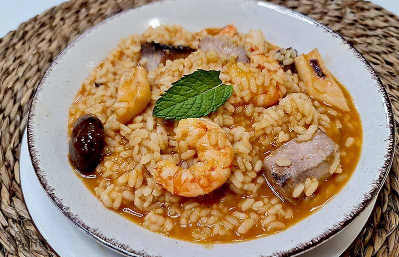 arroz meloso con langostinos y calamares