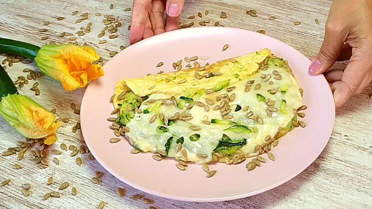 Tortilla de calabacin con queso y pipas