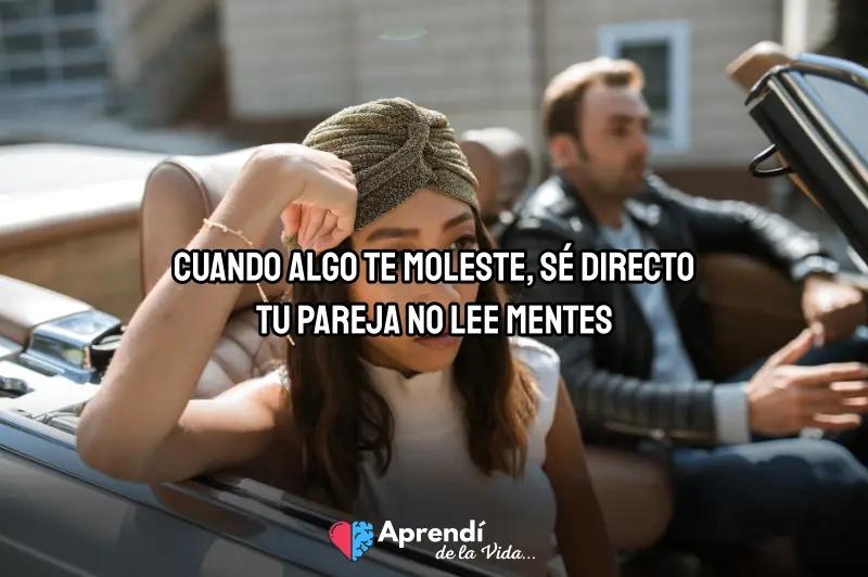 coche pareja dejando de pelear