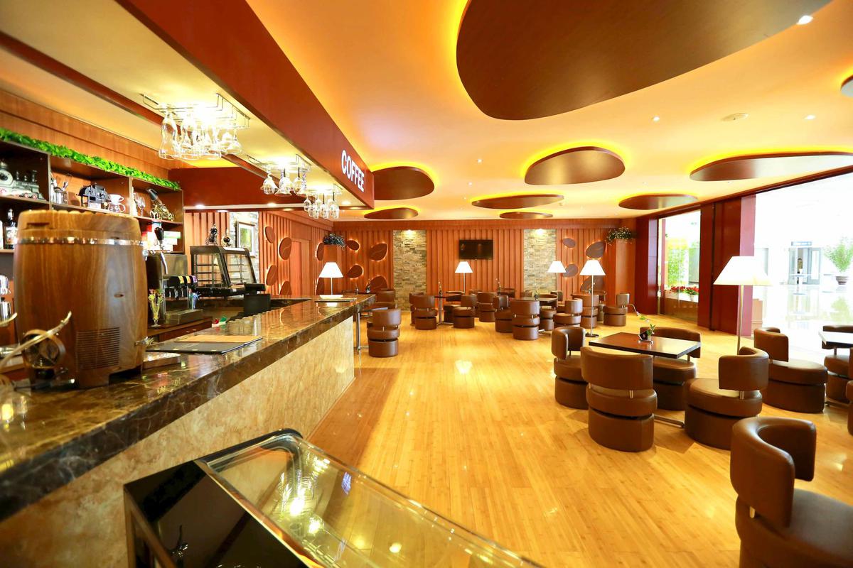 El aeropuerto de Pyongyang, un lujo donde su gente pasa hambre