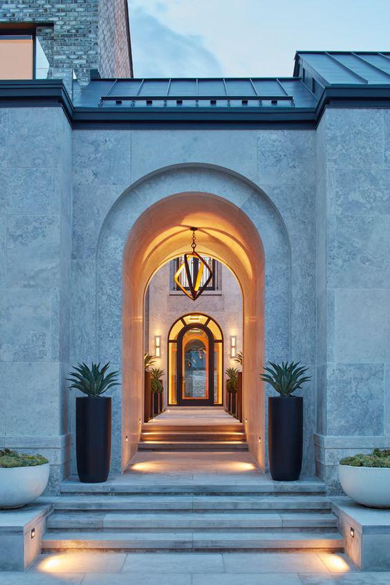 Escaleras frontales de casas