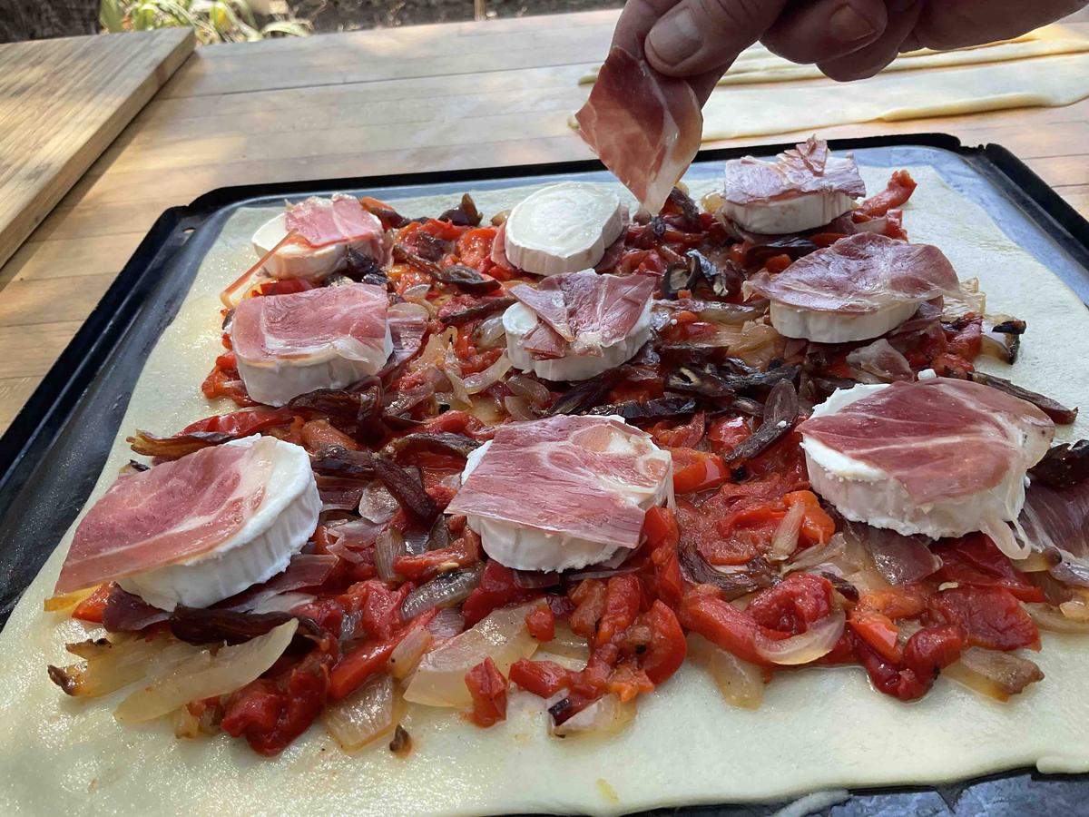 EMPANADA Rellena con MASA CASERA