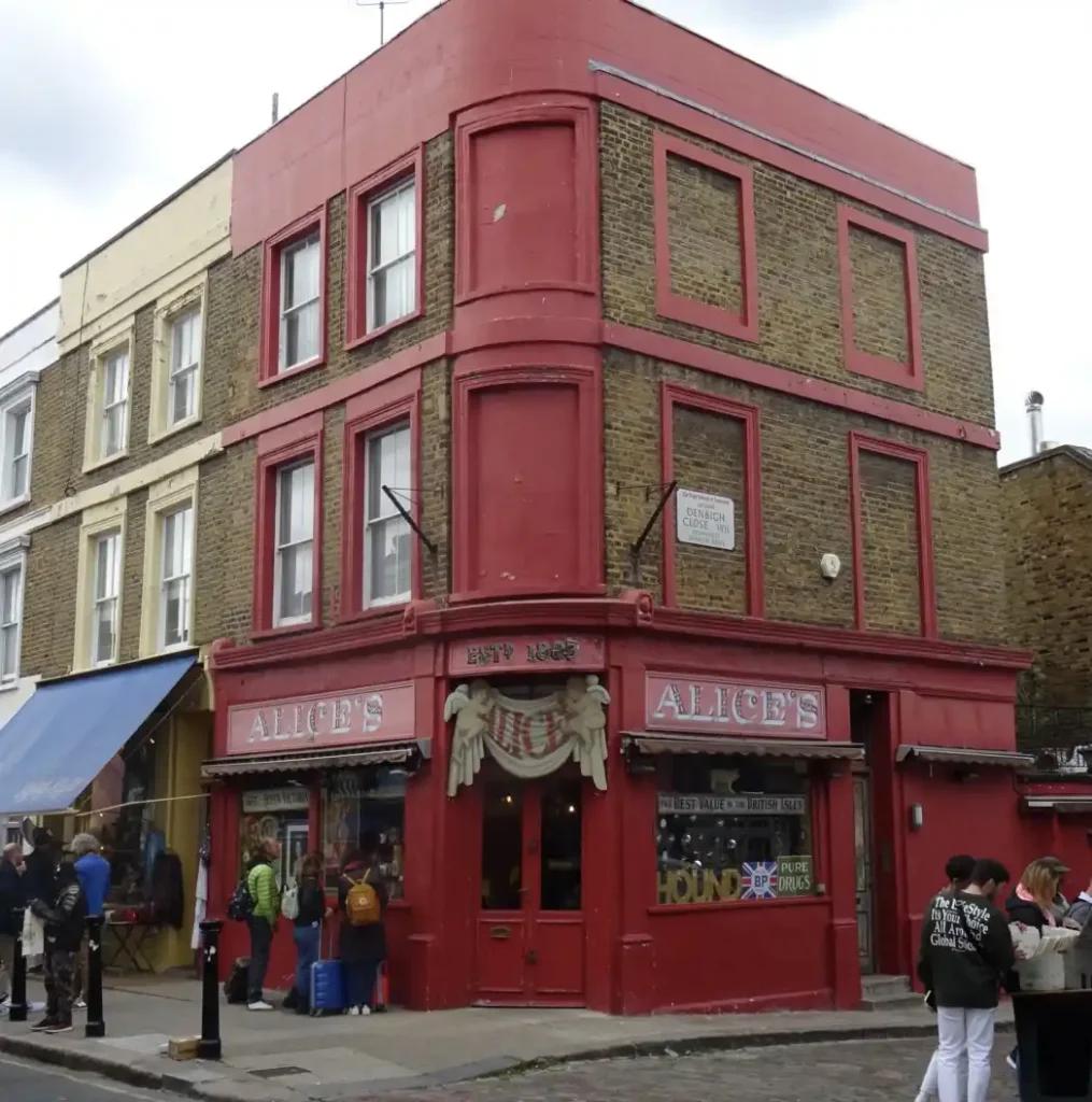 Alice en Portobelo road