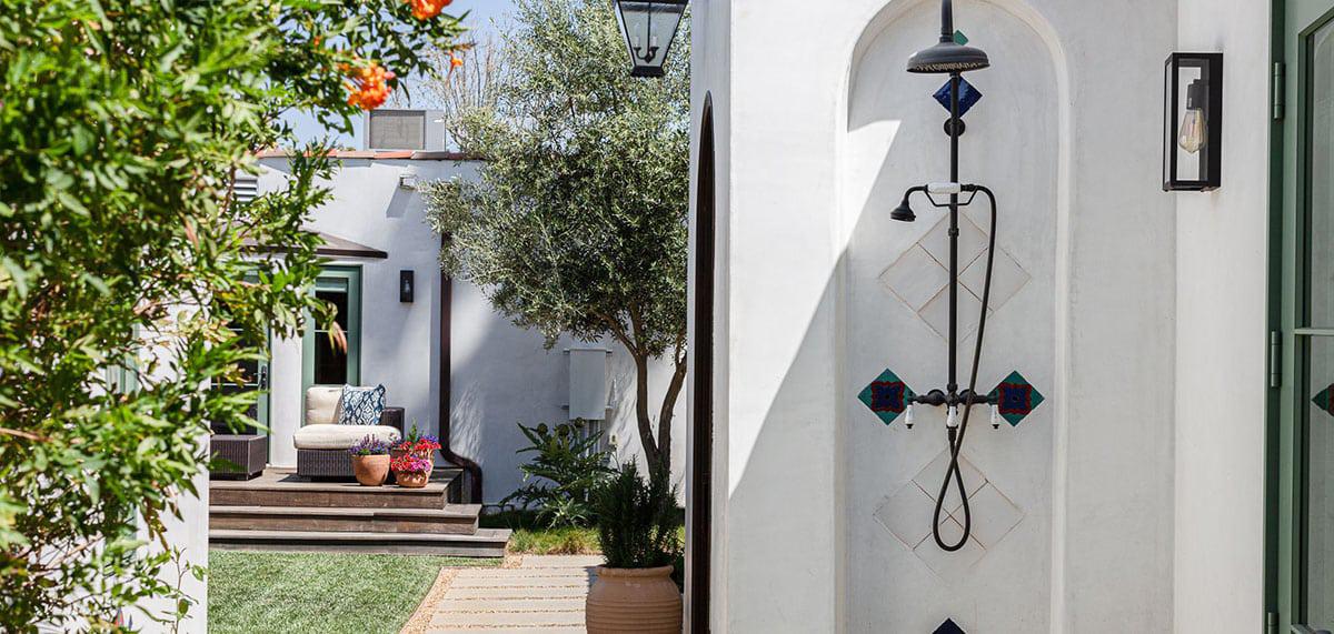 Ducha exterior colonial