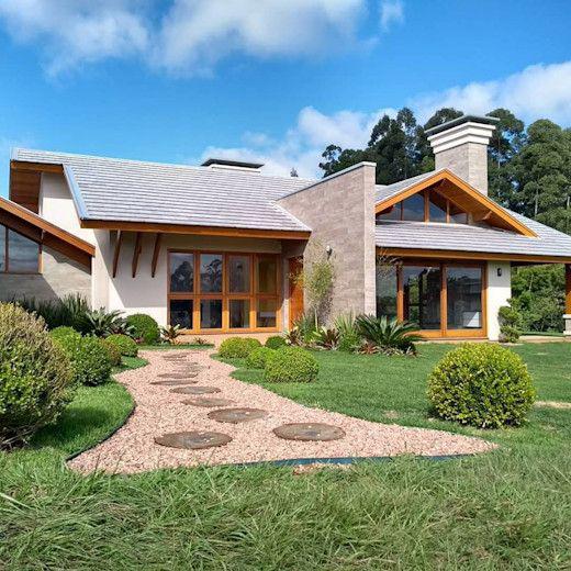 Materiales para fachadas de casas de campo modernas