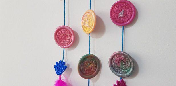 Atrapasueños con CD y sellos de lacre