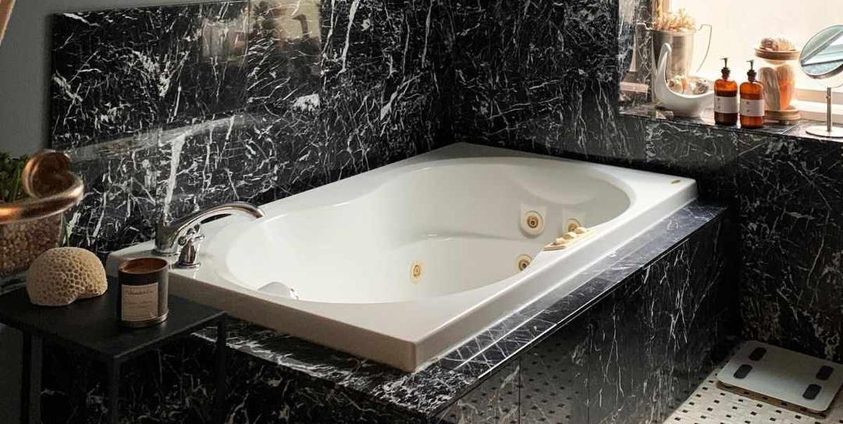 M&aacute;rmol negro en el ba&ntilde;o