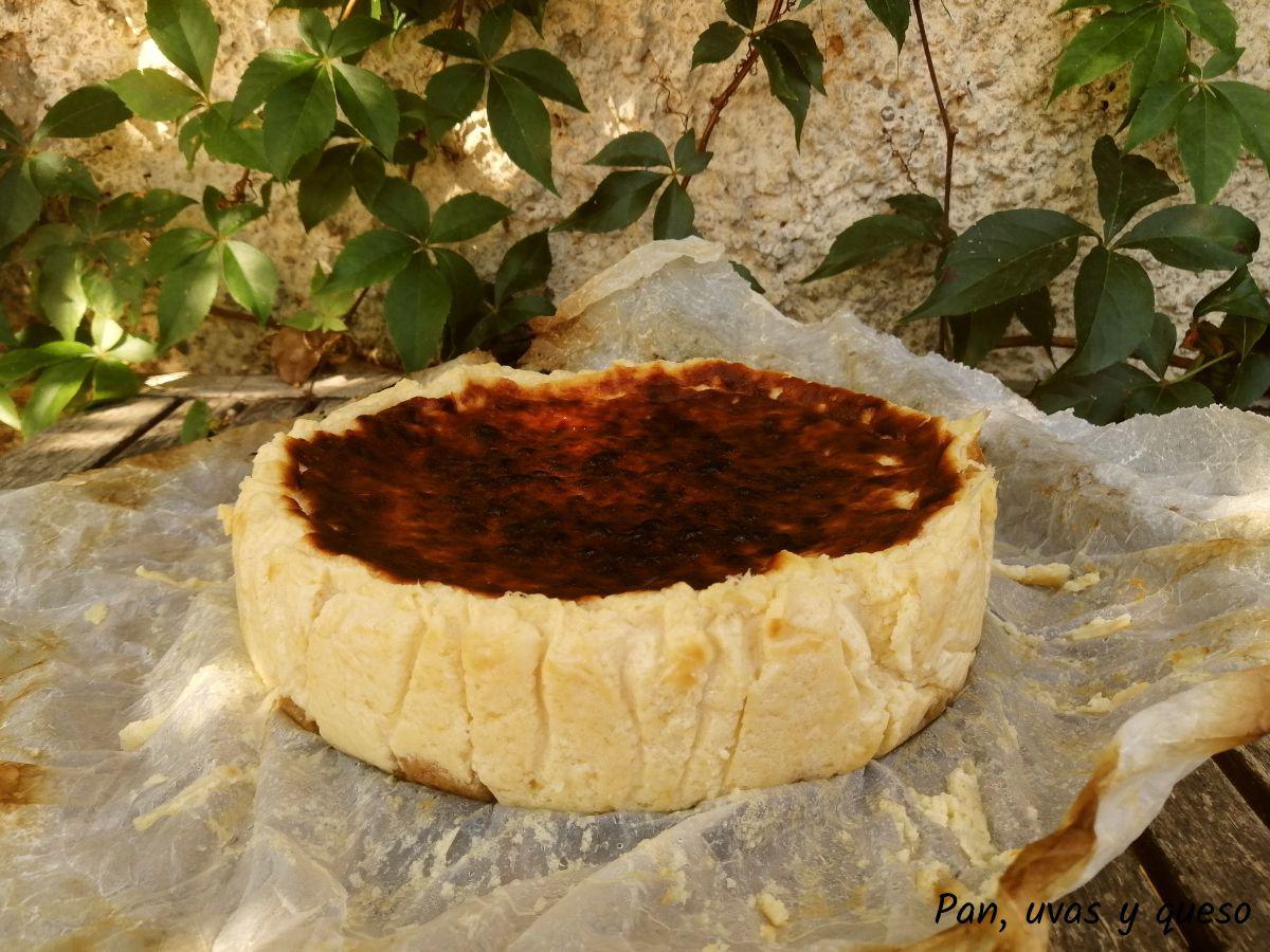 tarta queso reblochon - pan uvas y queso