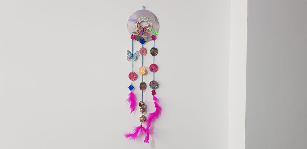 Atrapa sueños con CD reciclado y sellos de lacre