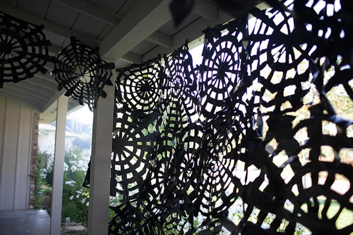 Manualidades para decorar la casa en Halloween 6