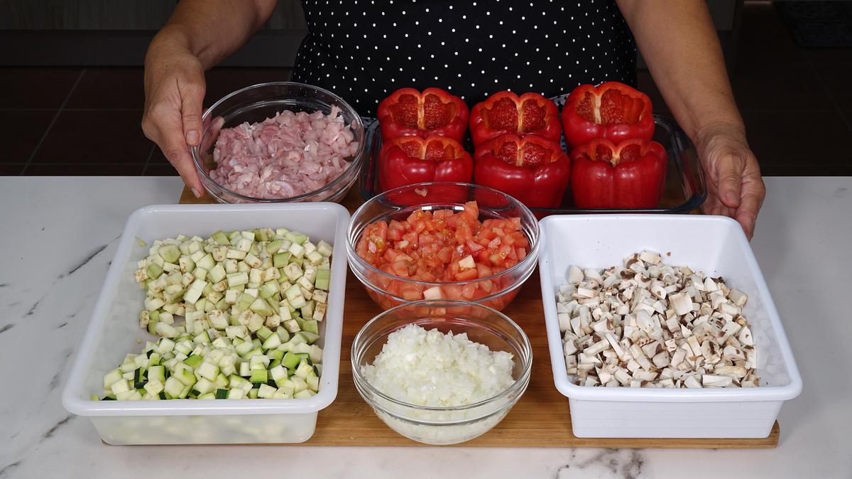 PIMIENTOS RELLENOS DE POLLO Y VERDURAS - Loli Domínguez - Foto 5