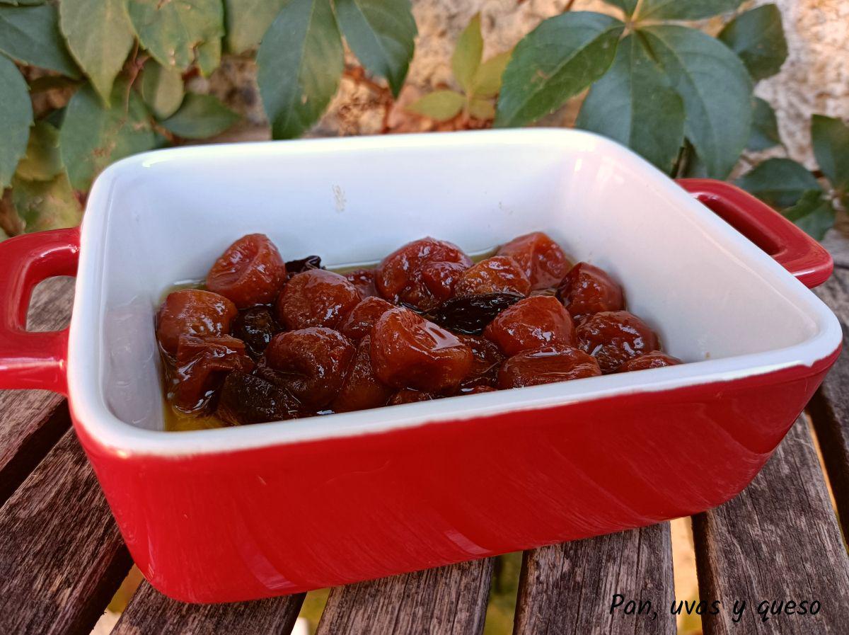 tomates cherry confitados crockpot - pan uvas y queso
