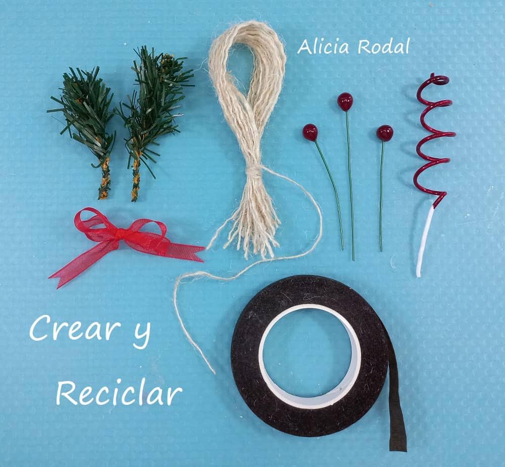 En este tutorial aprenderás a hacer 6 modelos diferentes de adornos navideños, para decorar tu casa, para vender o regalar estas navidades
