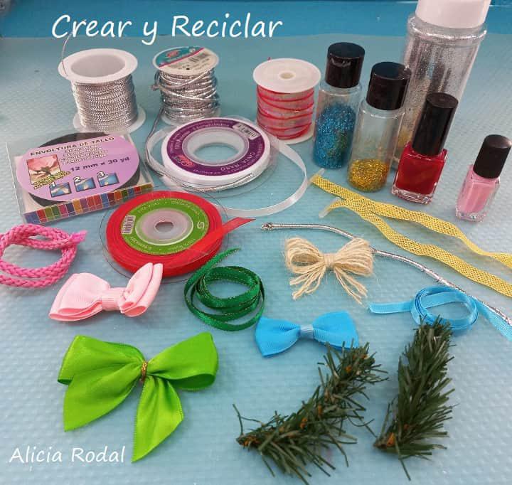 En este tutorial aprenderás a hacer 6 modelos diferentes de adornos navideños, para decorar tu casa, para vender o regalar estas navidades