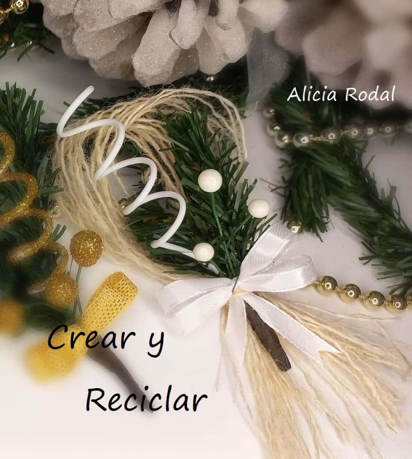 En este tutorial aprenderás a hacer 6 modelos diferentes de adornos navideños, para decorar tu casa, para vender o regalar estas navidades