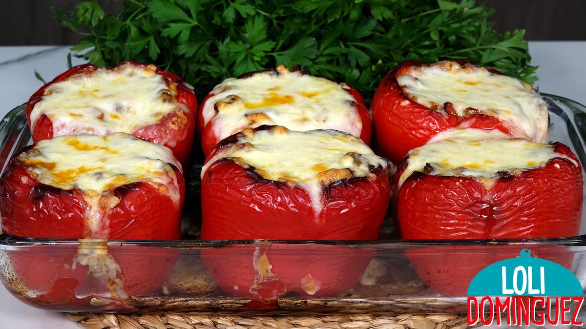 PIMIENTOS RELLENOS DE POLLO Y VERDURAS. Estos pimientos rellenos con pollo y verduras quedan riquísimos, la carne queda muy jugosa y con la mezcla de las verduras resulta un plato nutritivo, saludable y por supuesto delicioso