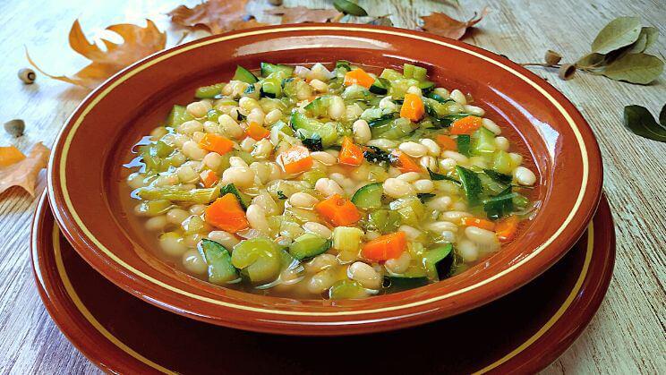 Sopa de alubias con calabacin2