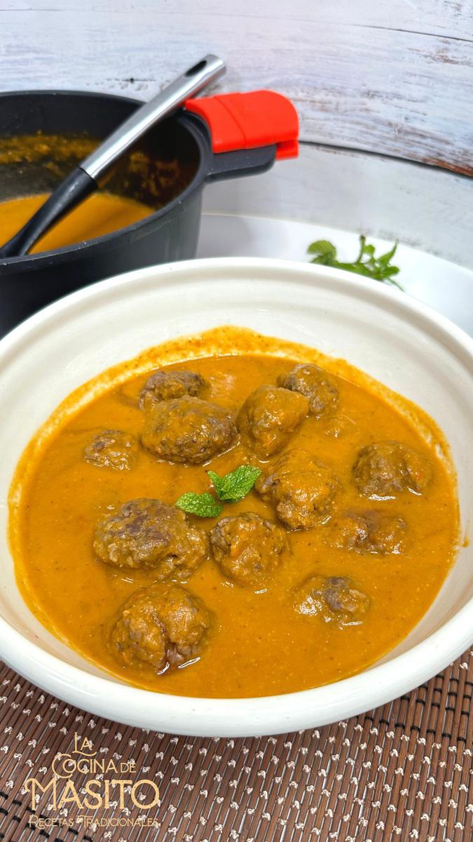 Albóndigas en salsa, receta fácil paso a paso
