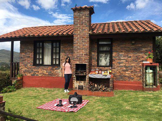 Modelos de casas de campo sencillas con chimenea