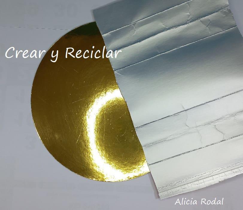 En este tutorial te muestro cómo hacer estas lindas y originales manualidades de Navidad para decorar tu casa, vender o regalar. Son pequeños arbolitos navideños en forma de espiral. Mini arbolito DIY