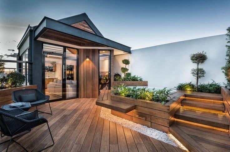 Terrazas modernas con piso deck
