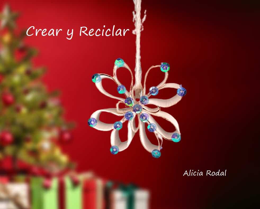En este tutorial te muestro 7 ideas o diseños diferentes de adornos o decoraciones navideñas para decorar nuestro árbol, pino o abeto de Navidad. Son fáciles, sencillas