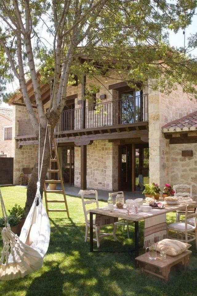 Casas estilo Italiano de dos pisos