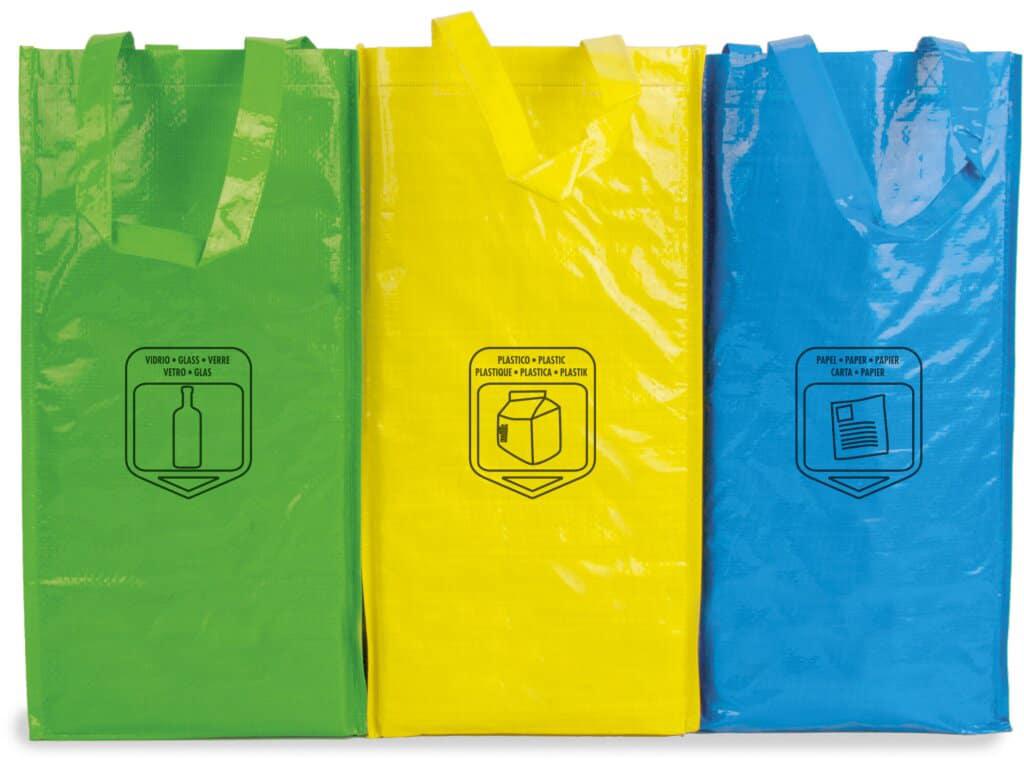 Si estás buscando ideas originales para destacar estas Navidades, las bolsas publicitarias son una buena opción, ya que existe una gran variedad de bolsas personalizadas, que además de ser baratas, son ideales como regalo de empresa.