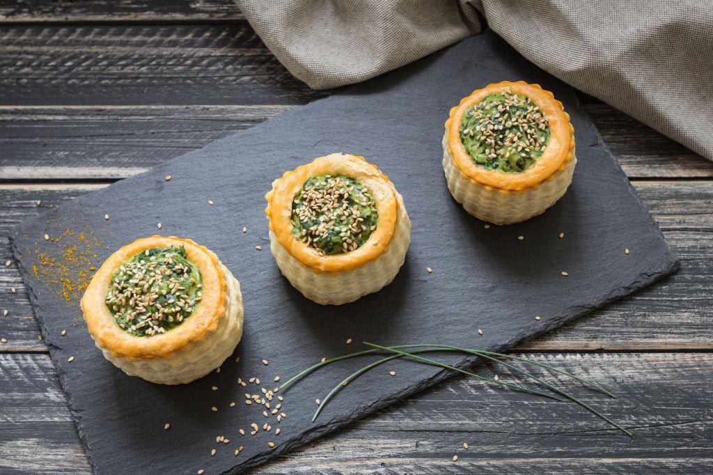 Volovanes vegetarianos rellenos
