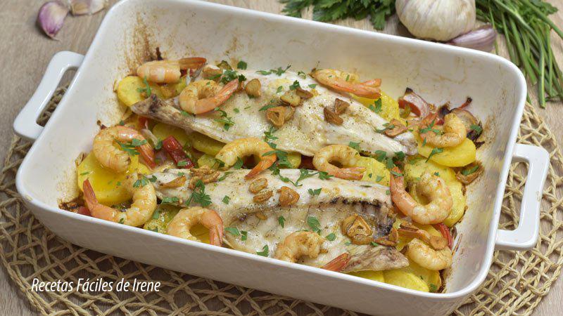 lubina al horno con langostinos y patatas panaderas