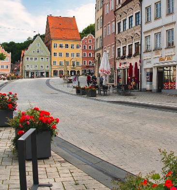 Si eres amante de las plantas, del paisajismo, la decoración para interiores y exteriores, esta publicación te interesa. Veremos los tipos de jardineras, macetas, maceteros, tiestos, floreros, jarrones y macillos que existen, los diferentes tipos de materiales con los que están fabricados y cuál es el ideal, según el estilo, la decoración, la funcionalidad y el ambiente.
