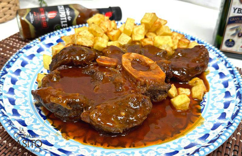 osobuco de ternera en salsa con patatas