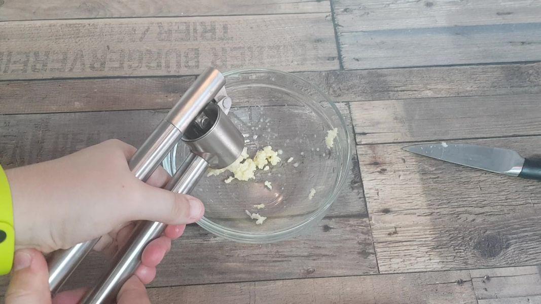 secreto balsámico con cuscús al ajo