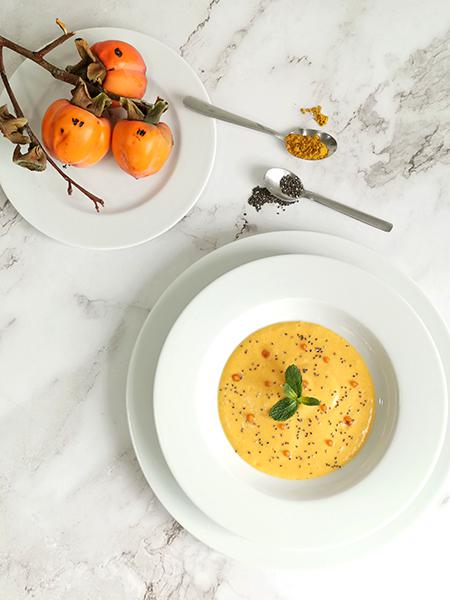 Crema de caqui con leche de coco y curry - Plano abierto