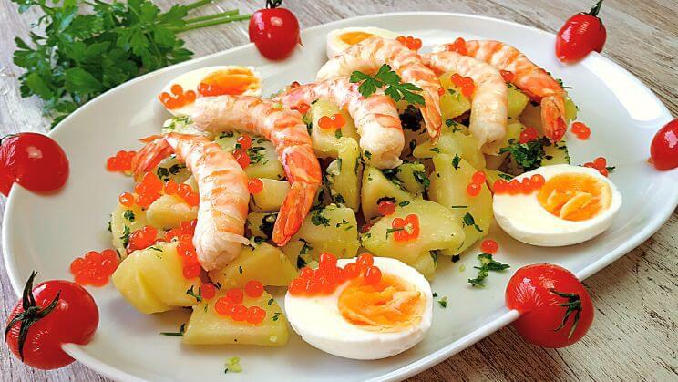 Ensalada tibia de patatas y langostinos