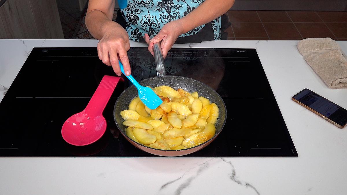 Tarta de manzana sin horno, hecha en sartén - Loli Domínguez - Foto 4
