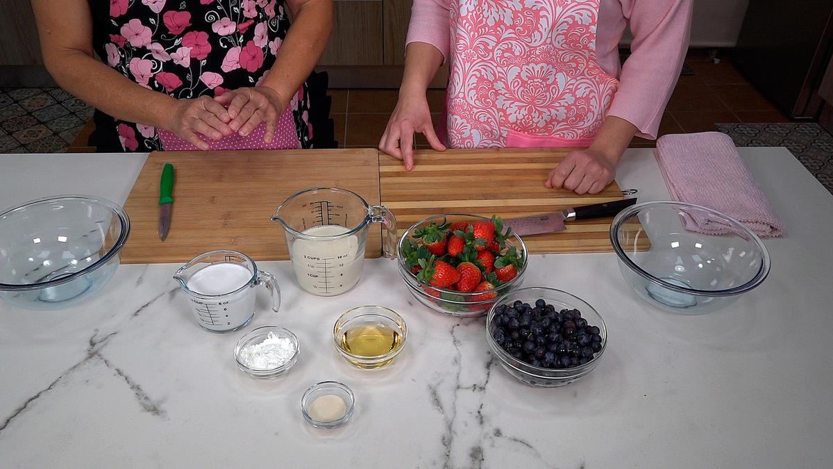 Menú saludable y delicioso. Ensalada completa y postre riquísimo - Loli Domínguez - Foto 1